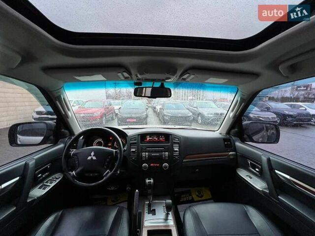 Бежевый Мицубиси Паджеро Вагон, объемом двигателя 3.2 л и пробегом 146 тыс. км за 19200 $, фото 10 на Automoto.ua