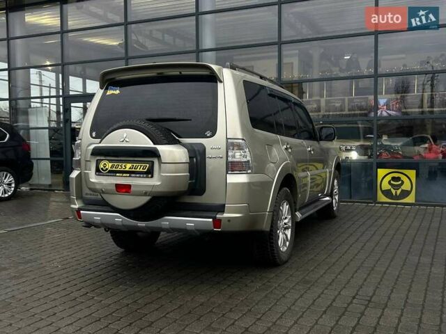 Бежевый Мицубиси Паджеро Вагон, объемом двигателя 3.2 л и пробегом 146 тыс. км за 19200 $, фото 6 на Automoto.ua