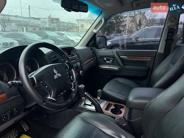 Бежевый Мицубиси Паджеро Вагон, объемом двигателя 3.2 л и пробегом 146 тыс. км за 19200 $, фото 9 на Automoto.ua