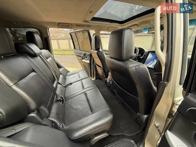 Бежевий Міцубісі Паджеро Вагон, об'ємом двигуна 3.2 л та пробігом 189 тис. км за 18300 $, фото 24 на Automoto.ua