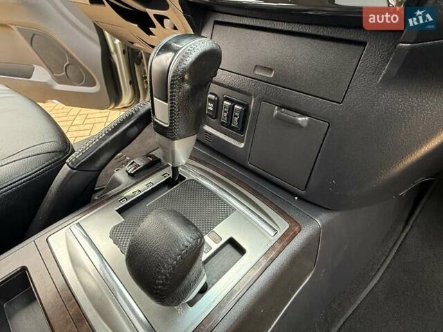 Бежевий Міцубісі Паджеро Вагон, об'ємом двигуна 3.2 л та пробігом 189 тис. км за 18300 $, фото 27 на Automoto.ua