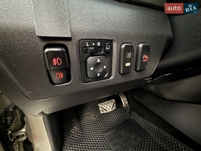 Бежевий Міцубісі Паджеро Вагон, об'ємом двигуна 3.2 л та пробігом 189 тис. км за 18300 $, фото 29 на Automoto.ua