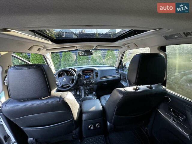 Бежевый Мицубиси Паджеро Вагон, объемом двигателя 3.2 л и пробегом 202 тыс. км за 21000 $, фото 5 на Automoto.ua
