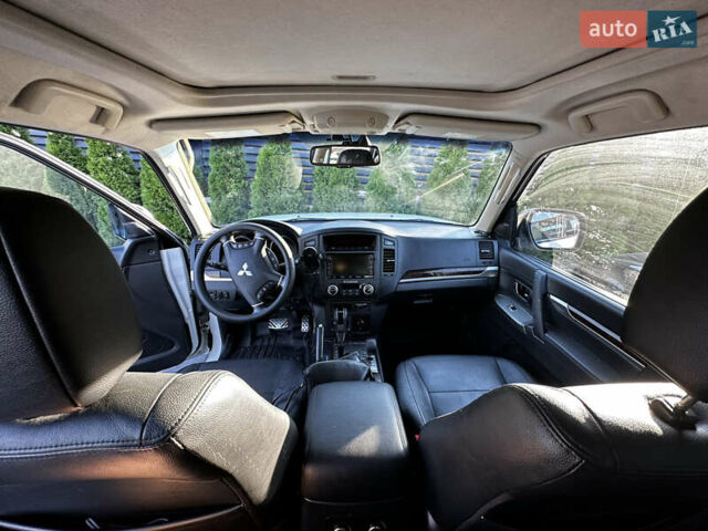 Бежевый Мицубиси Паджеро Вагон, объемом двигателя 3.2 л и пробегом 202 тыс. км за 21000 $, фото 4 на Automoto.ua