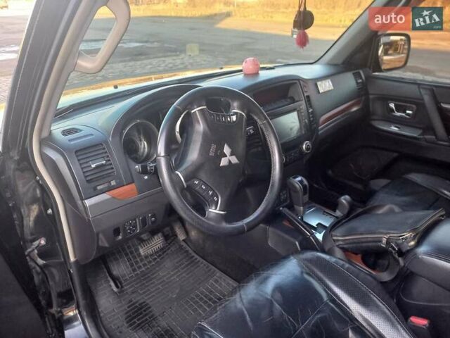 Чорний Міцубісі Паджеро Вагон, об'ємом двигуна 3.2 л та пробігом 350 тис. км за 12000 $, фото 3 на Automoto.ua