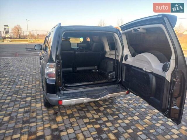 Чорний Міцубісі Паджеро Вагон, об'ємом двигуна 3.2 л та пробігом 350 тис. км за 12000 $, фото 5 на Automoto.ua