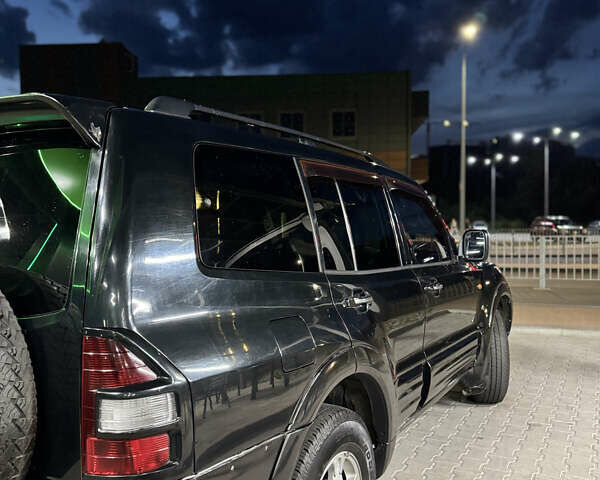 Черный Мицубиси Паджеро Вагон, объемом двигателя 3.5 л и пробегом 320 тыс. км за 8200 $, фото 1 на Automoto.ua