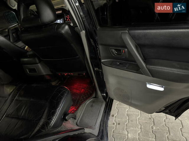 Черный Мицубиси Паджеро Вагон, объемом двигателя 3.5 л и пробегом 320 тыс. км за 8200 $, фото 8 на Automoto.ua