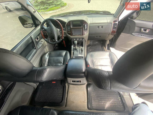 Чорний Міцубісі Паджеро Вагон, об'ємом двигуна 3.5 л та пробігом 188 тис. км за 8000 $, фото 17 на Automoto.ua
