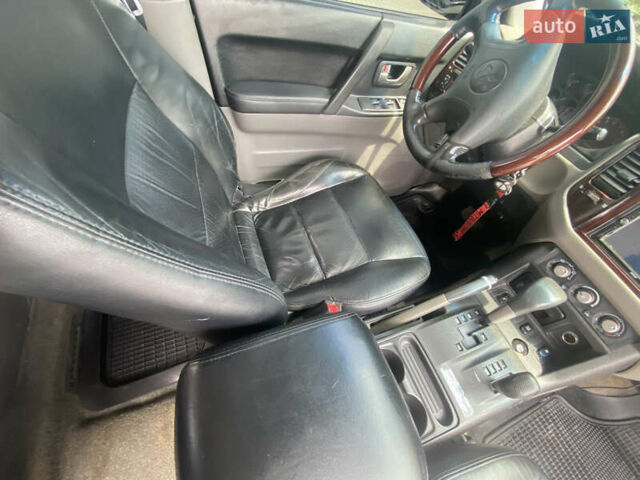 Чорний Міцубісі Паджеро Вагон, об'ємом двигуна 3.5 л та пробігом 188 тис. км за 8000 $, фото 25 на Automoto.ua