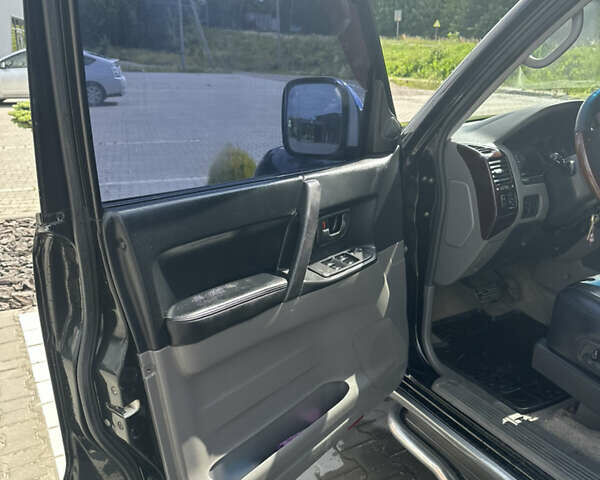 Черный Мицубиси Паджеро Вагон, объемом двигателя 3.5 л и пробегом 455 тыс. км за 6500 $, фото 28 на Automoto.ua