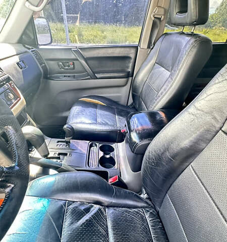 Черный Мицубиси Паджеро Вагон, объемом двигателя 3.5 л и пробегом 455 тыс. км за 6500 $, фото 23 на Automoto.ua