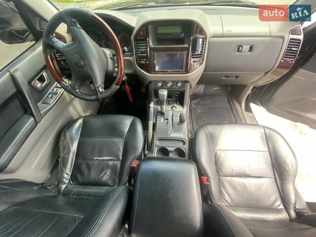 Чорний Міцубісі Паджеро Вагон, об'ємом двигуна 3.5 л та пробігом 188 тис. км за 8000 $, фото 18 на Automoto.ua