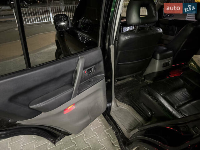Черный Мицубиси Паджеро Вагон, объемом двигателя 3.5 л и пробегом 320 тыс. км за 8200 $, фото 7 на Automoto.ua
