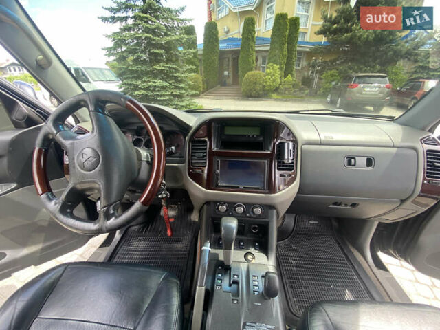 Чорний Міцубісі Паджеро Вагон, об'ємом двигуна 3.5 л та пробігом 188 тис. км за 8000 $, фото 26 на Automoto.ua