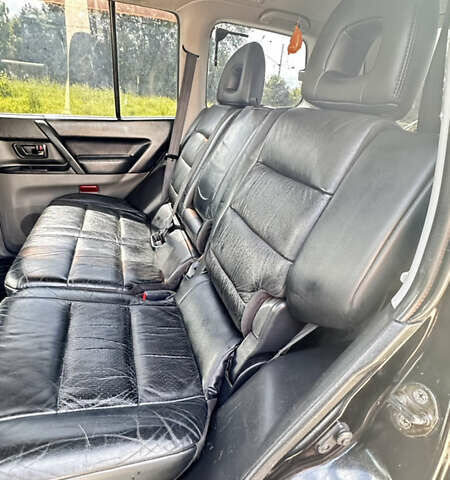 Черный Мицубиси Паджеро Вагон, объемом двигателя 3.5 л и пробегом 455 тыс. км за 6500 $, фото 17 на Automoto.ua