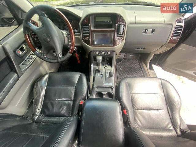 Чорний Міцубісі Паджеро Вагон, об'ємом двигуна 3.5 л та пробігом 188 тис. км за 8000 $, фото 15 на Automoto.ua