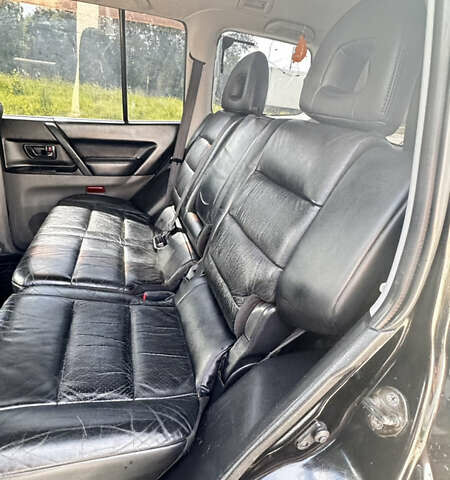 Черный Мицубиси Паджеро Вагон, объемом двигателя 3.5 л и пробегом 455 тыс. км за 6500 $, фото 18 на Automoto.ua