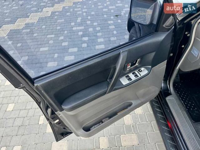 Черный Мицубиси Паджеро Вагон, объемом двигателя 3.5 л и пробегом 271 тыс. км за 6999 $, фото 40 на Automoto.ua