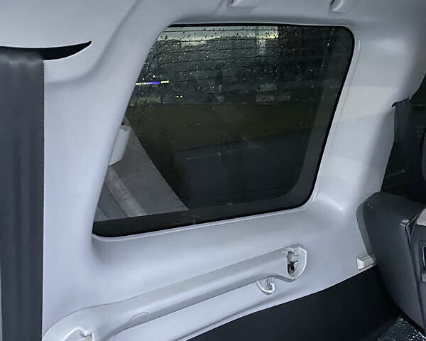 Чорний Міцубісі Паджеро Вагон, об'ємом двигуна 3.2 л та пробігом 360 тис. км за 10300 $, фото 8 на Automoto.ua