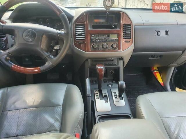 Чорний Міцубісі Паджеро Вагон, об'ємом двигуна 3 л та пробігом 228 тис. км за 12000 $, фото 13 на Automoto.ua