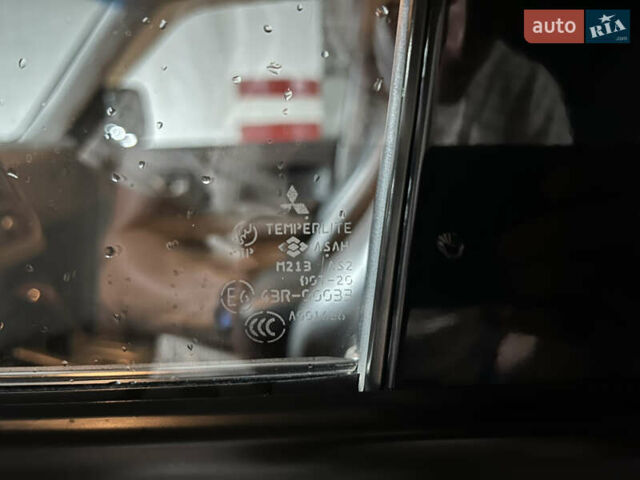 Черный Мицубиси Паджеро Вагон, объемом двигателя 3.2 л и пробегом 254 тыс. км за 10600 $, фото 12 на Automoto.ua