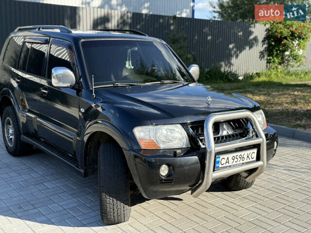 Черный Мицубиси Паджеро Вагон, объемом двигателя 3 л и пробегом 265 тыс. км за 9900 $, фото 1 на Automoto.ua