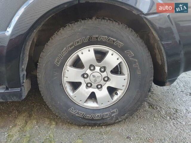 Чорний Міцубісі Паджеро Вагон, об'ємом двигуна 3 л та пробігом 228 тис. км за 12000 $, фото 2 на Automoto.ua