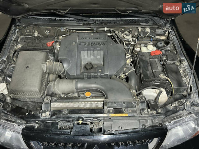 Черный Мицубиси Паджеро Вагон, объемом двигателя 3.2 л и пробегом 254 тыс. км за 10600 $, фото 18 на Automoto.ua