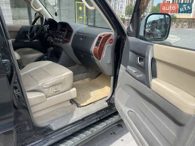 Черный Мицубиси Паджеро Вагон, объемом двигателя 3.2 л и пробегом 403 тыс. км за 9700 $, фото 10 на Automoto.ua