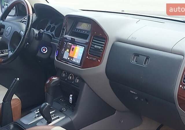 Черный Мицубиси Паджеро Вагон, объемом двигателя 3.2 л и пробегом 347 тыс. км за 10500 $, фото 6 на Automoto.ua