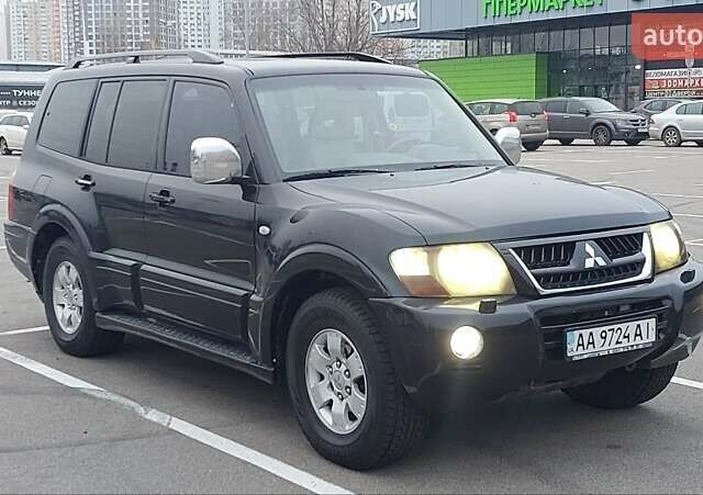 Черный Мицубиси Паджеро Вагон, объемом двигателя 3.2 л и пробегом 347 тыс. км за 10500 $, фото 1 на Automoto.ua