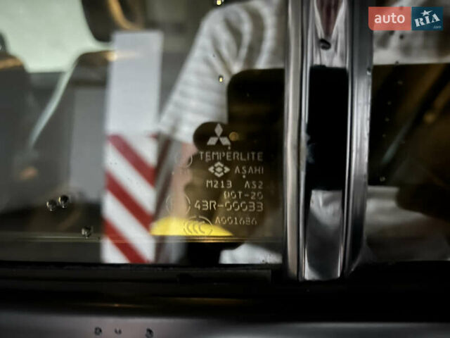Черный Мицубиси Паджеро Вагон, объемом двигателя 3.2 л и пробегом 254 тыс. км за 10600 $, фото 14 на Automoto.ua