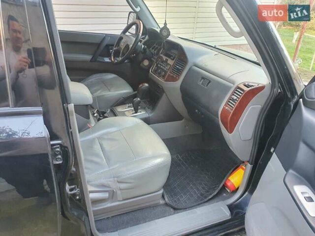 Чорний Міцубісі Паджеро Вагон, об'ємом двигуна 3 л та пробігом 228 тис. км за 12000 $, фото 11 на Automoto.ua