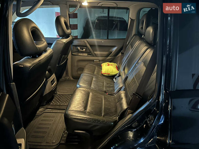 Черный Мицубиси Паджеро Вагон, объемом двигателя 3.2 л и пробегом 254 тыс. км за 10600 $, фото 51 на Automoto.ua