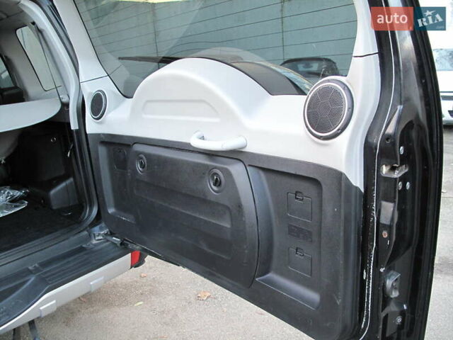 Чорний Міцубісі Паджеро Вагон, об'ємом двигуна 3 л та пробігом 254 тис. км за 10800 $, фото 37 на Automoto.ua