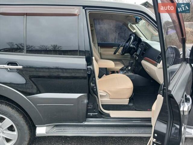 Черный Мицубиси Паджеро Вагон, объемом двигателя 2.97 л и пробегом 316 тыс. км за 11600 $, фото 2 на Automoto.ua
