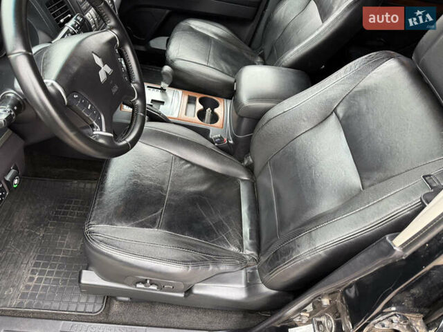 Чорний Міцубісі Паджеро Вагон, об'ємом двигуна 3.8 л та пробігом 207 тис. км за 9950 $, фото 9 на Automoto.ua