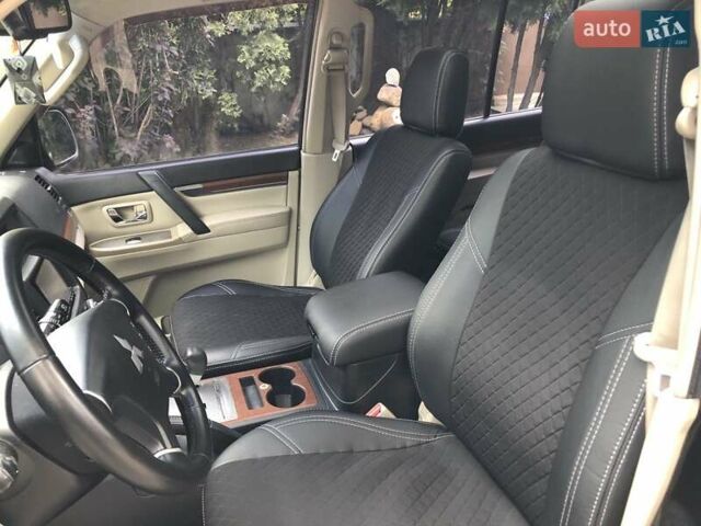 Черный Мицубиси Паджеро Вагон, объемом двигателя 3 л и пробегом 313 тыс. км за 10300 $, фото 17 на Automoto.ua