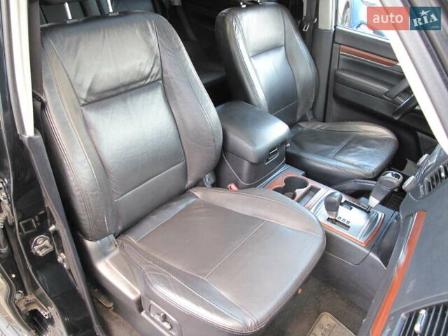 Чорний Міцубісі Паджеро Вагон, об'ємом двигуна 3 л та пробігом 254 тис. км за 10800 $, фото 58 на Automoto.ua