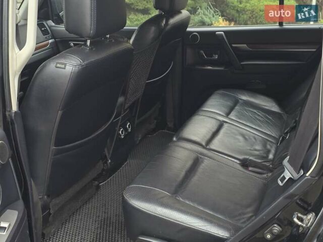 Черный Мицубиси Паджеро Вагон, объемом двигателя 3.2 л и пробегом 227 тыс. км за 9999 $, фото 7 на Automoto.ua