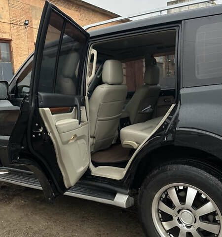 Чорний Міцубісі Паджеро Вагон, об'ємом двигуна 2.97 л та пробігом 220 тис. км за 12500 $, фото 6 на Automoto.ua