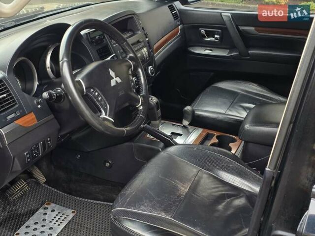 Черный Мицубиси Паджеро Вагон, объемом двигателя 3.2 л и пробегом 227 тыс. км за 9999 $, фото 6 на Automoto.ua