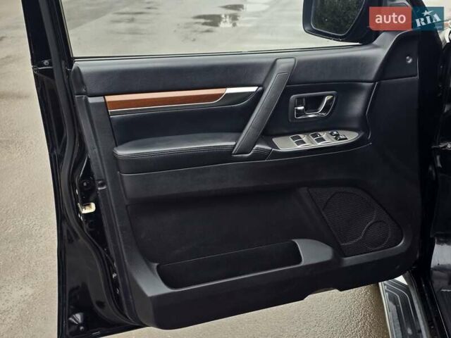 Черный Мицубиси Паджеро Вагон, объемом двигателя 3.2 л и пробегом 227 тыс. км за 9999 $, фото 9 на Automoto.ua