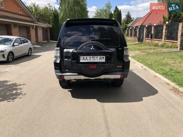 Черный Мицубиси Паджеро Вагон, объемом двигателя 3 л и пробегом 313 тыс. км за 10300 $, фото 5 на Automoto.ua