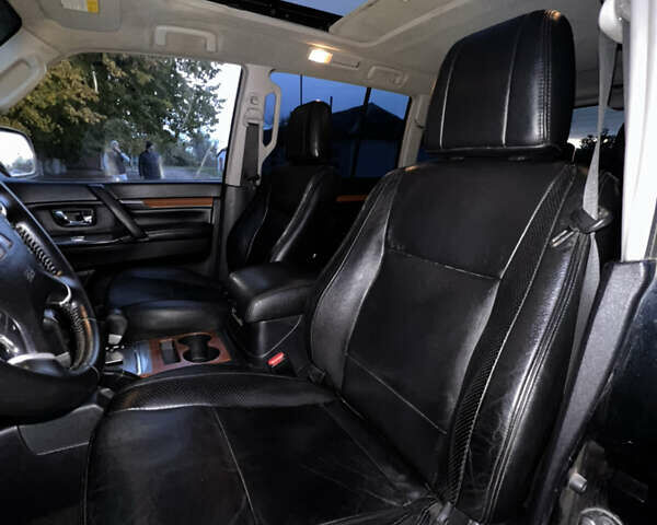 Мицубиси Паджеро Вагон 2007 в Полтаве на Automoto.ua Черный Мицубиси Паджеро Вагон, объемом двигателя 3.8 л и пробегом 208 тыс. км за 11500 $, фото 10 на Automoto.ua