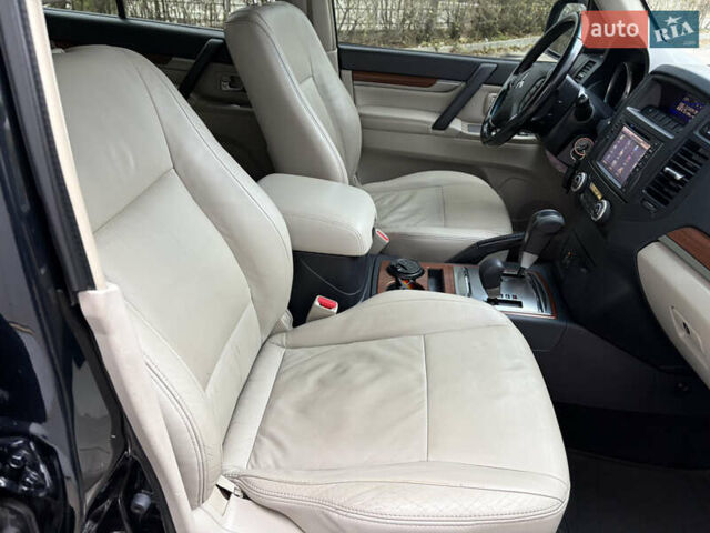 Черный Мицубиси Паджеро Вагон, объемом двигателя 3.8 л и пробегом 180 тыс. км за 13800 $, фото 7 на Automoto.ua