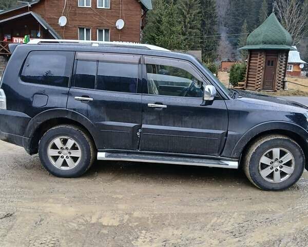Чорний Міцубісі Паджеро Вагон, об'ємом двигуна 3.2 л та пробігом 470 тис. км за 11200 $, фото 3 на Automoto.ua