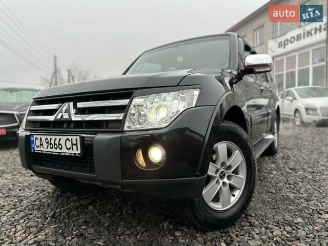 Черный Мицубиси Паджеро Вагон, объемом двигателя 3 л и пробегом 227 тыс. км за 11800 $, фото 1 на Automoto.ua