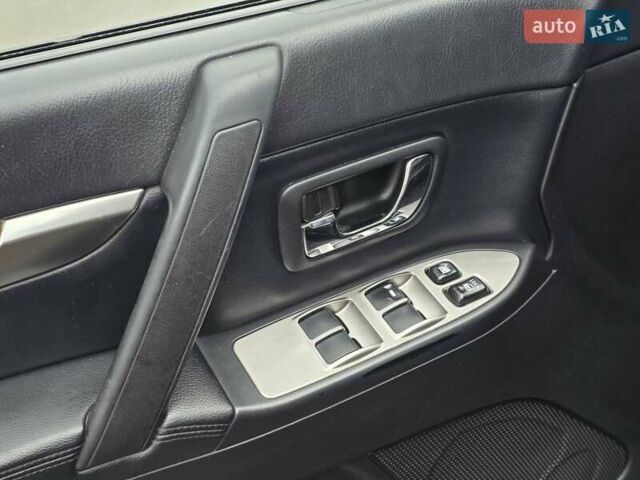 Черный Мицубиси Паджеро Вагон, объемом двигателя 3.2 л и пробегом 227 тыс. км за 9999 $, фото 5 на Automoto.ua